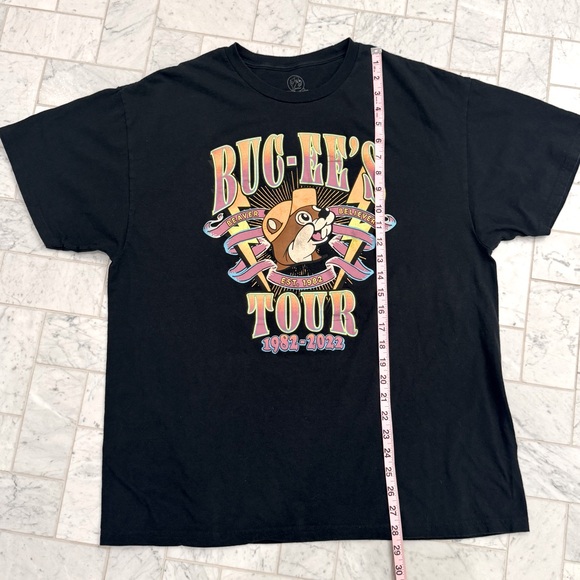 BUC-EE'S Graphic "The Tour" T-shirt - Picture 5 of 7